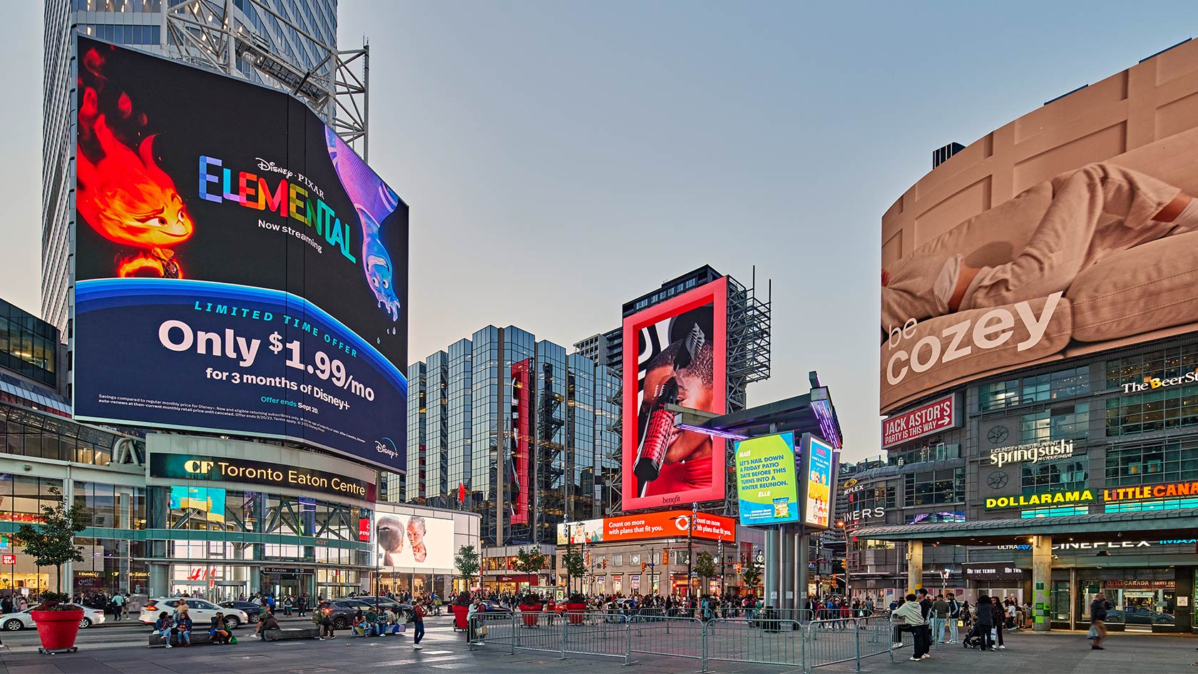 Yonge-Dundas Square